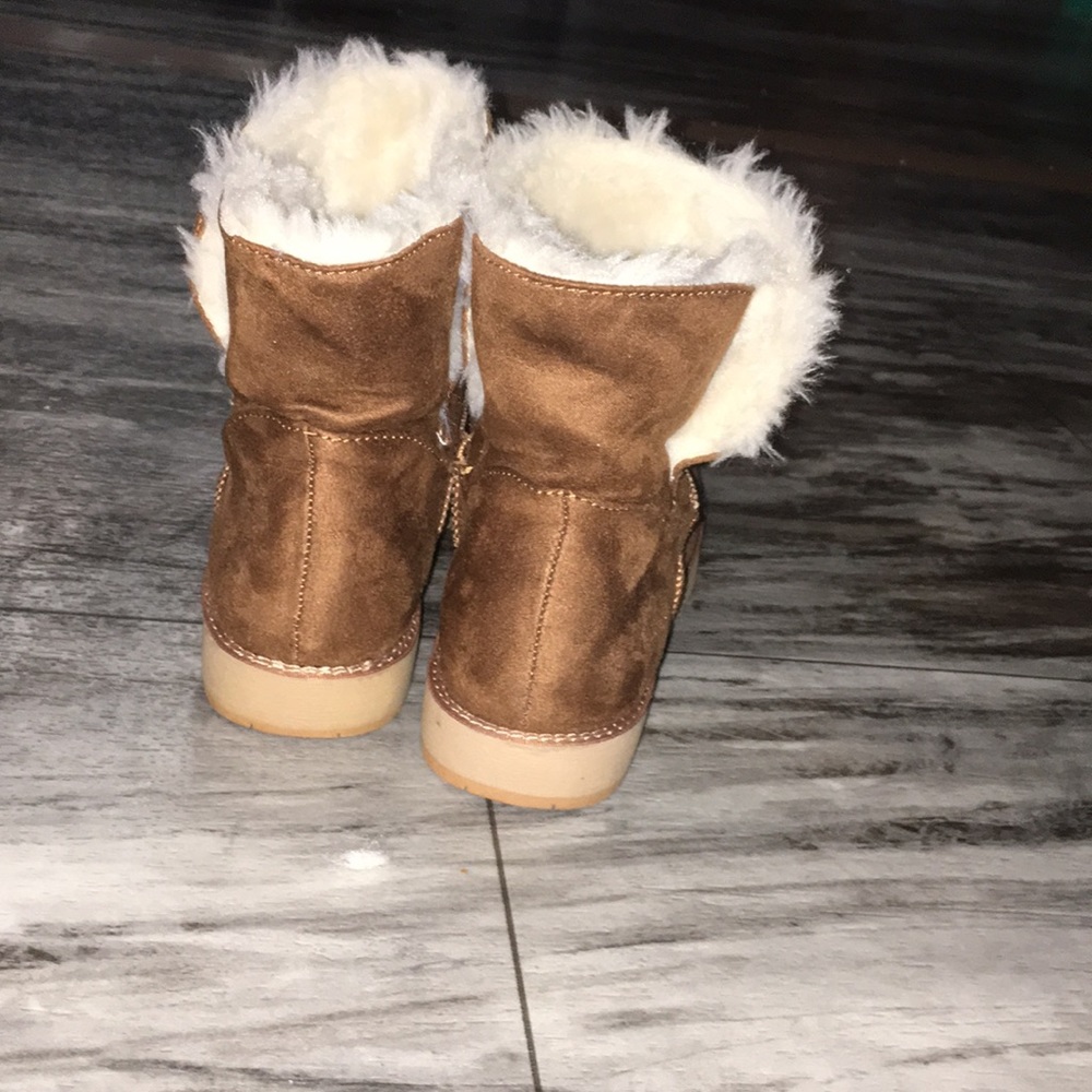 Boots - Picture 2 of 5